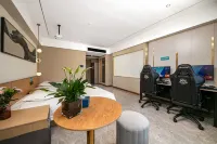 i Electronic Sports Hotel (Fat Donglai Times Square Xuchang) Hotel in zona Changcunzhang Passenger Transport Terminal