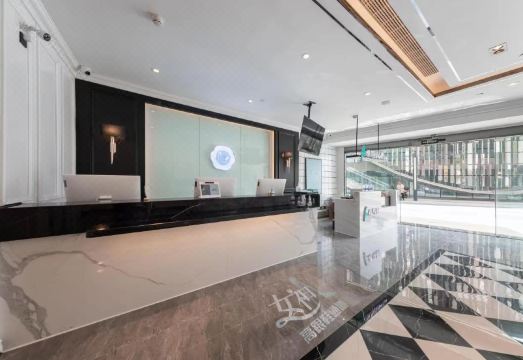 지난 시내의 호텔 전경