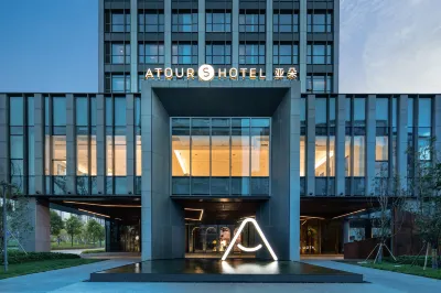 Atour S Hotel Ningbo Binjiang Olympic Sports Center Hotel di Jiangbei Commercial Area