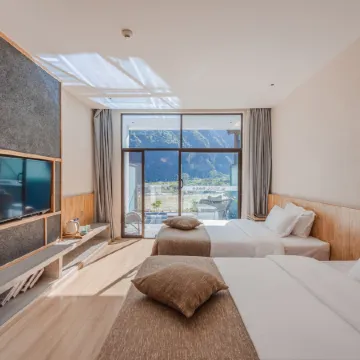 Nujiang Memory Riverview Hotel