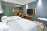 Yunyang County Jingqian Holiday Hotel