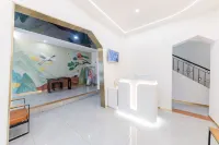 Star & Sunny Island - Dağ Manzaralı