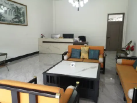 Yangpingguan Shishang Homeland Hotel