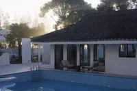 Sparrow Bed and Breakfast - Infinity Pools