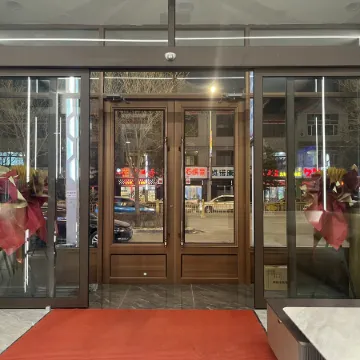 Zhixiang Hotel, Norman