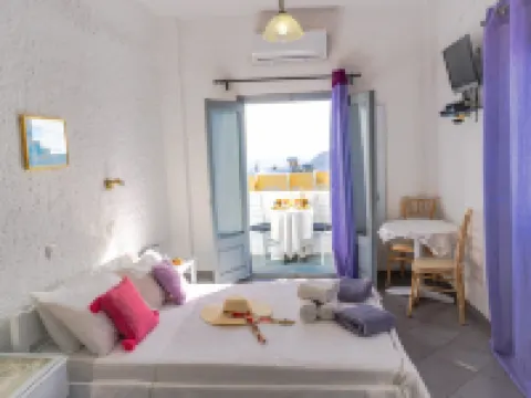 Smarula Villa Hotels in Santorini