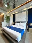 Deluxe Executive End Unit in Downtown Makati
