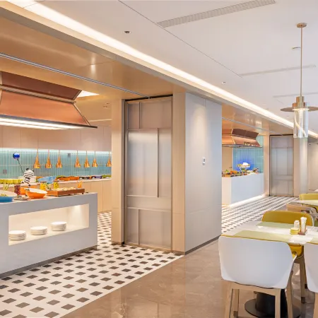 Hefei South Station Fengyue Holiday Hotel