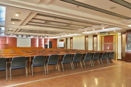 Yitel Zhige Hotel (Cangzhou Huanghua City Government) Отели в г. Хуанхуа