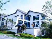 Lujiang Qingxidu B&B (Hefei bathing pool Hot Spring Tourist Resort) Hotels in Lujiang