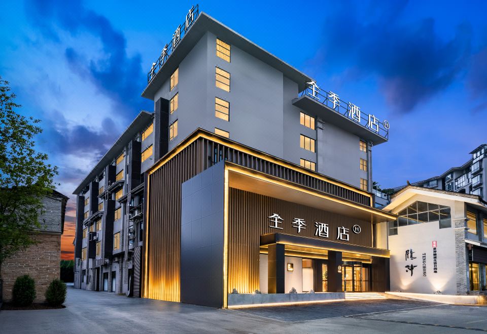 hotel overview picture