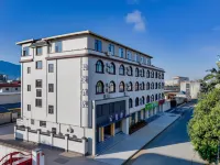 Yunman Hotel Hotels in Yingjiang