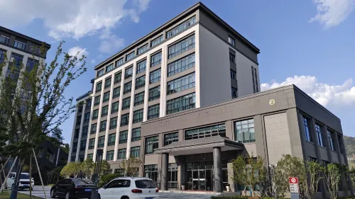 Pan'an Hongting University Hotel