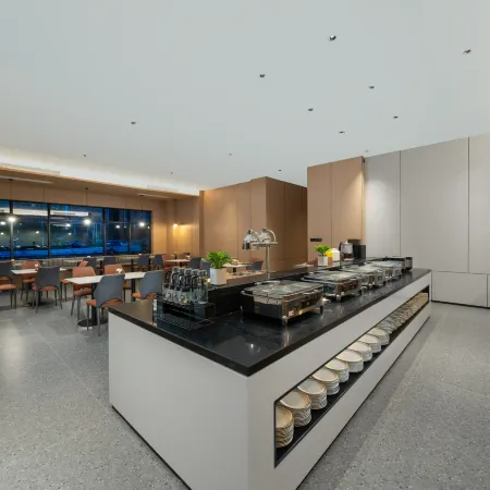 REZEN PROYAL  Hotel, Guangzhou, Hanxi Changlong Subway Station Branch Отели рядом с достопримечательностью «Панью»