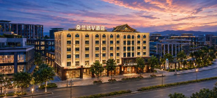 DO A LAND v Hotel Dehong Mangshi Airport Branch Hotels in Mangshi