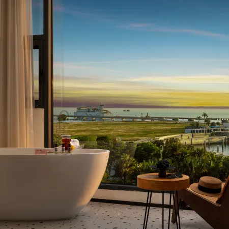 Beihai Qili Yuanshe Homestay (Yintan International Passenger Terminal)