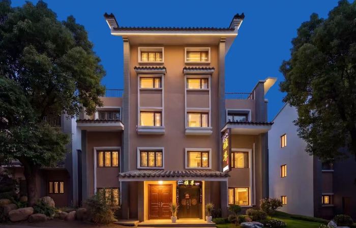Yazun Homestay (Fuxian Lake Guanglong Town)