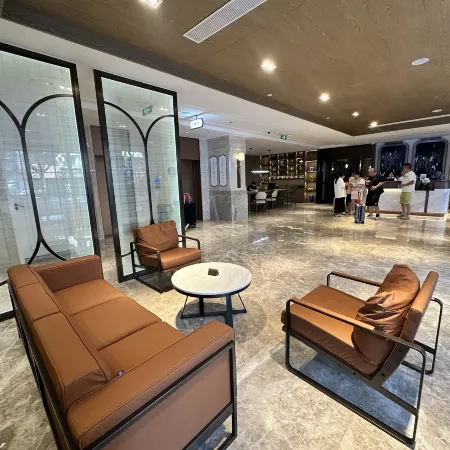 Vienna Hotel (Ledong Gongyuan)