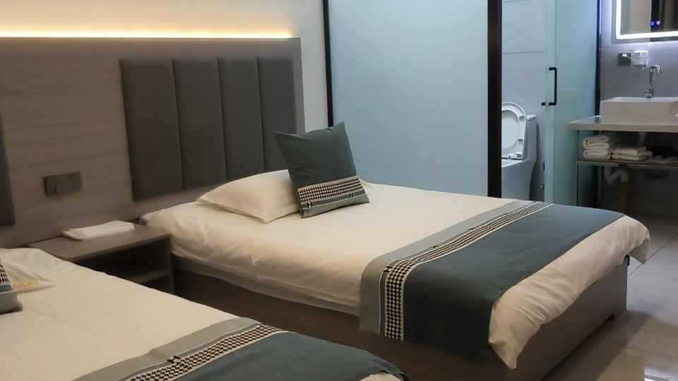 Jingbian County Rancheng Hotel