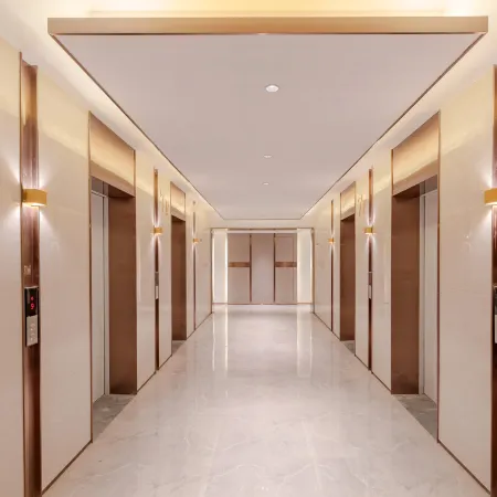 Benxuan Hotel (Luoyang Baolong Plaza)
