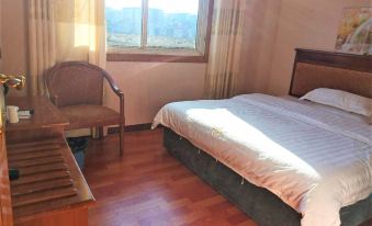 Xingyi Hongxuan Hotel