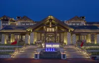 Maple Leaf Village Hot Spring Resort