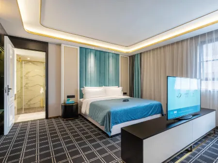 Xana Deluxe Hotel (Shenzhen International Trade metro station store)