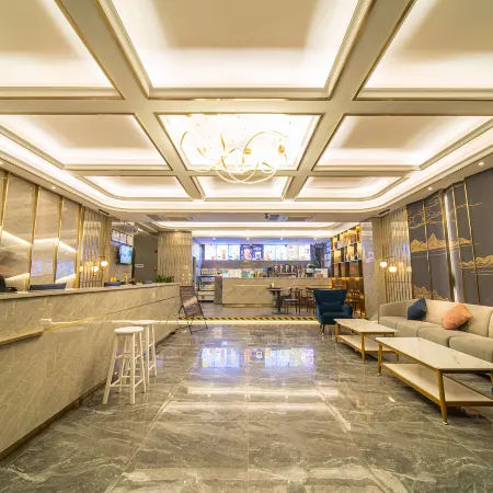 Yuefeng Hotel (Maoming Dianbai West Lake Park)