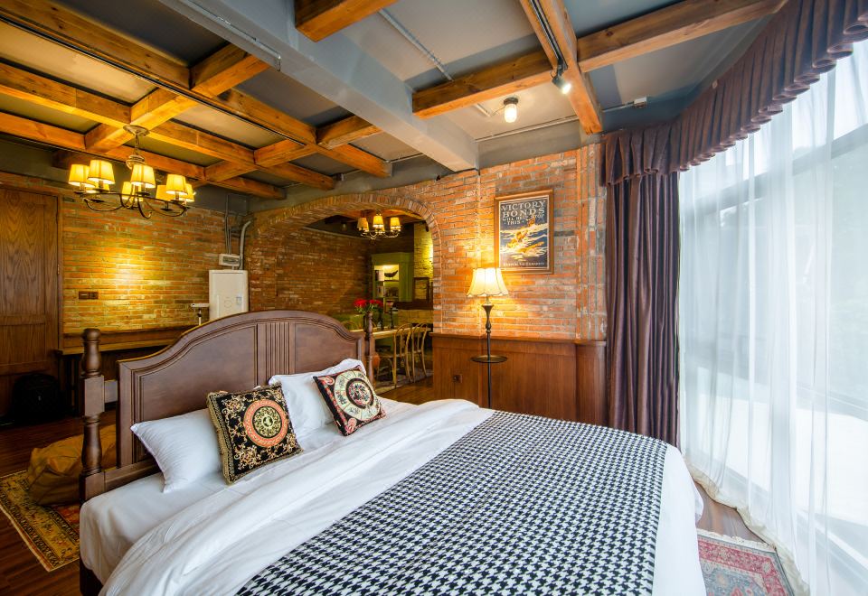 Twelve Guesthouse - Hizvo