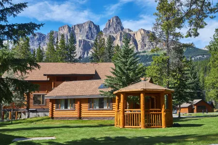 Castle Mountain Chalets