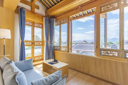 A-Jun And His Friends Entry Luxury Sunshine Garden Courtyard