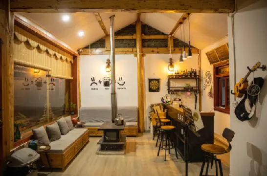 Snowlake-Inn Hotels near Yueguang Plaza