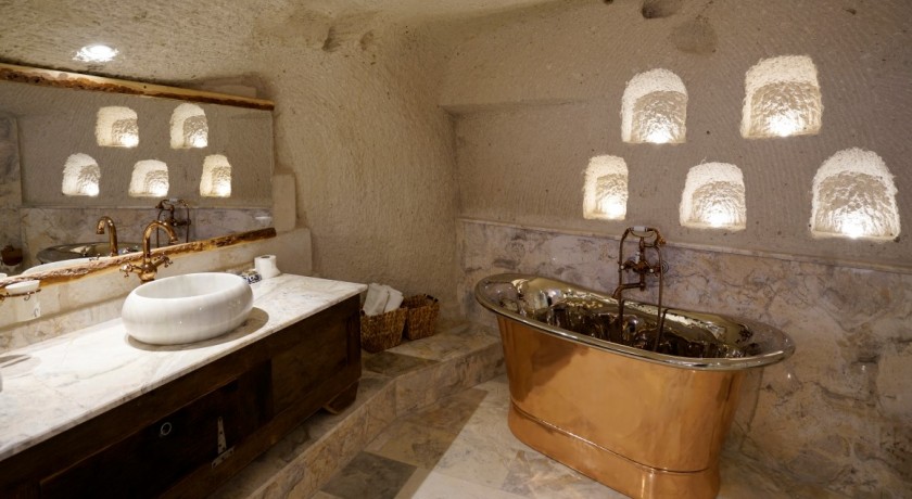 Artemis Cave Suites