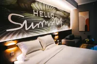 Gemini Hotel (Xinxiang Baolong Plaza)