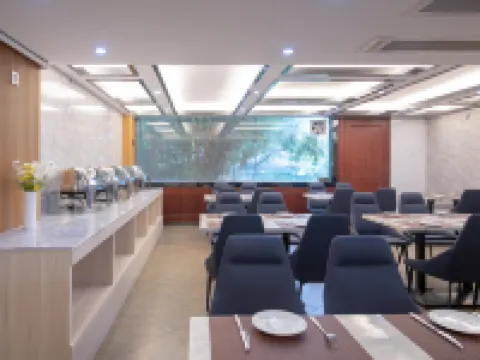 Country Inn & Suites by Radisson,Maoming high speed railway station people's Square Hoteles en Maoming