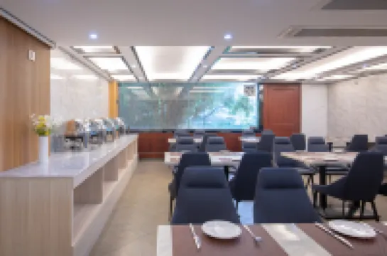 Country Inn & Suites by Radisson,Maoming high speed railway station people's Square