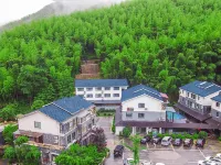 Yunshang Caoyuan Nashan Nashe Resort Hotel Hotels near Sky Land