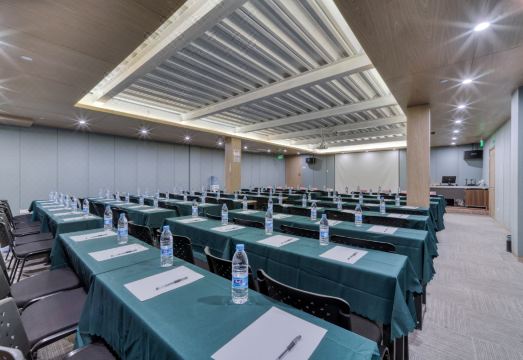 2. 지타이 호텔 -..