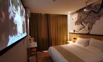 Vatica Hotel (Jinzhong Yuci Impression City Railway Station)