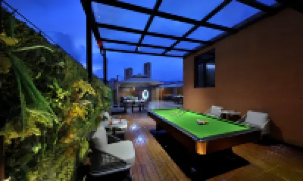 Modern Crown Hotel