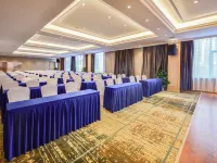 Vienna International Hotel 5.0 Versions  Shaoguan Qujiang Nanhua Temple Zhang Jiuling Park  Branch - موقف سيارات
