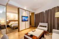 Hongbao Hotel (Xuchang Caowei Ancient City Pang Donglai Times Square) Hotels in Xuchang