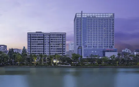 Four Points by Sheraton Jiaxing Отели в г. Цзясин