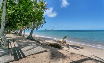 Agincourt Beachfront Apartments