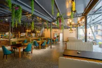 Beautiful Scenery Hotel Hotels in Li County