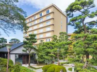 Sansuien Hotel berhampiran Stesen Asakura