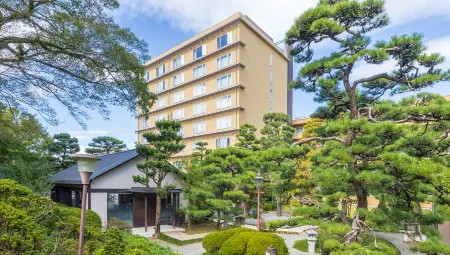 Sansuien Отели рядом с достопримечательностью «The Kochi Prefectural Makino Botanical Garden»