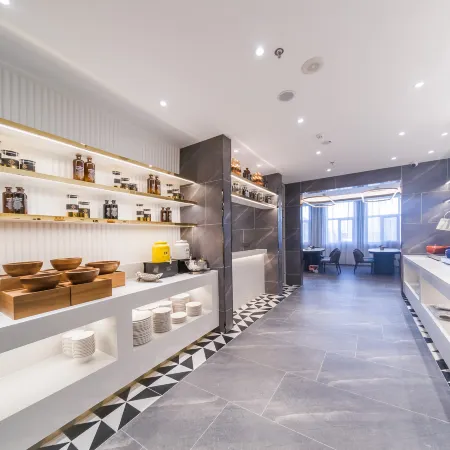 Homeinn Plus Hotel (Zhangjiakou Kangbao County Government)
