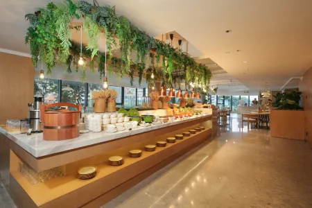 Eeril hotel (Shenzhen Futian Convention and Exhibition Center Branch) Отели рядом с достопримечательностью «Shenzhen Polytechnic OCT Campus»