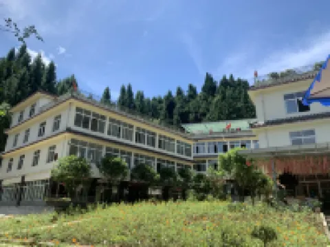 邛崍林海山莊 鄰近南寶山的酒店